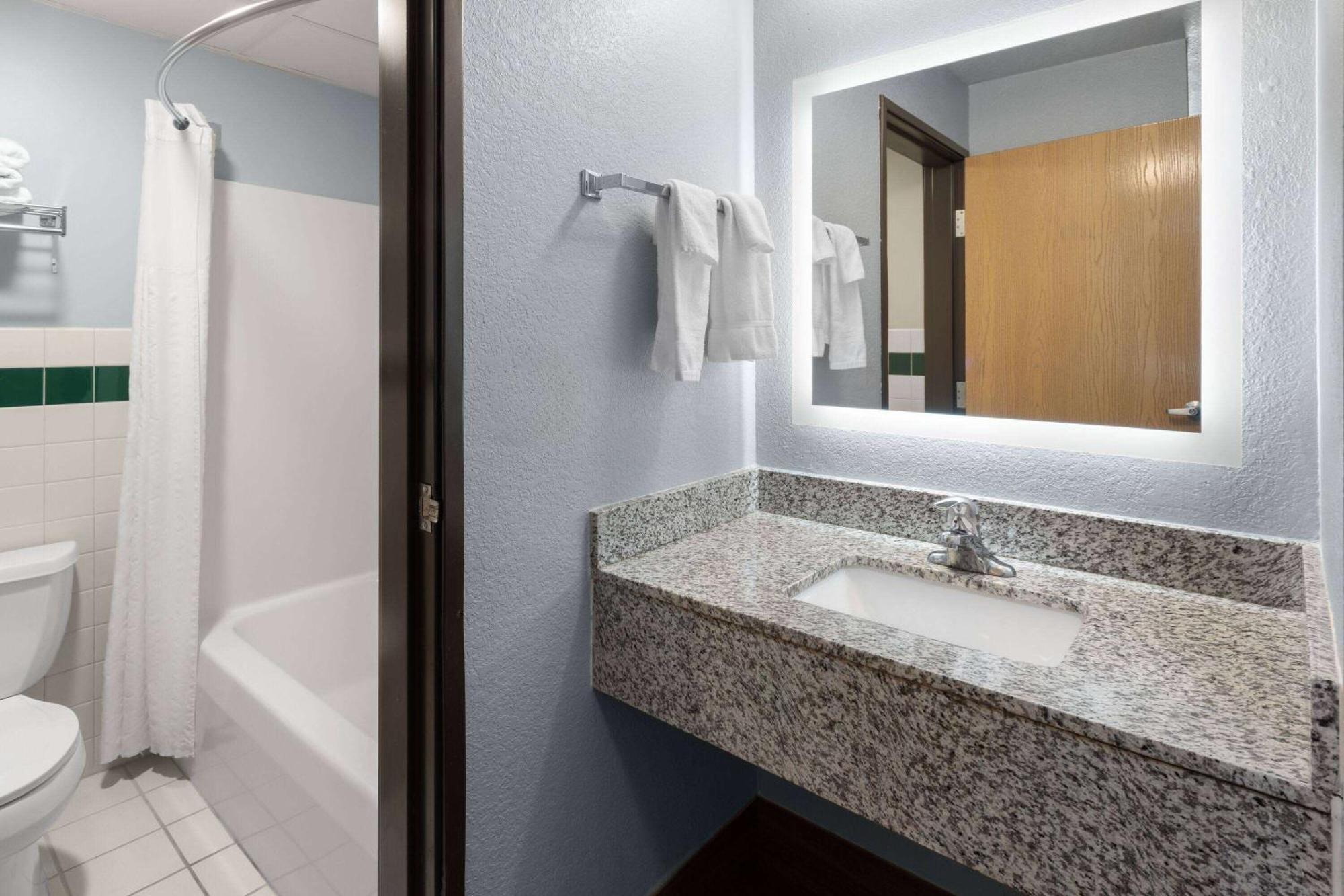 Americinn By Wyndham Near Ausable River Hotel