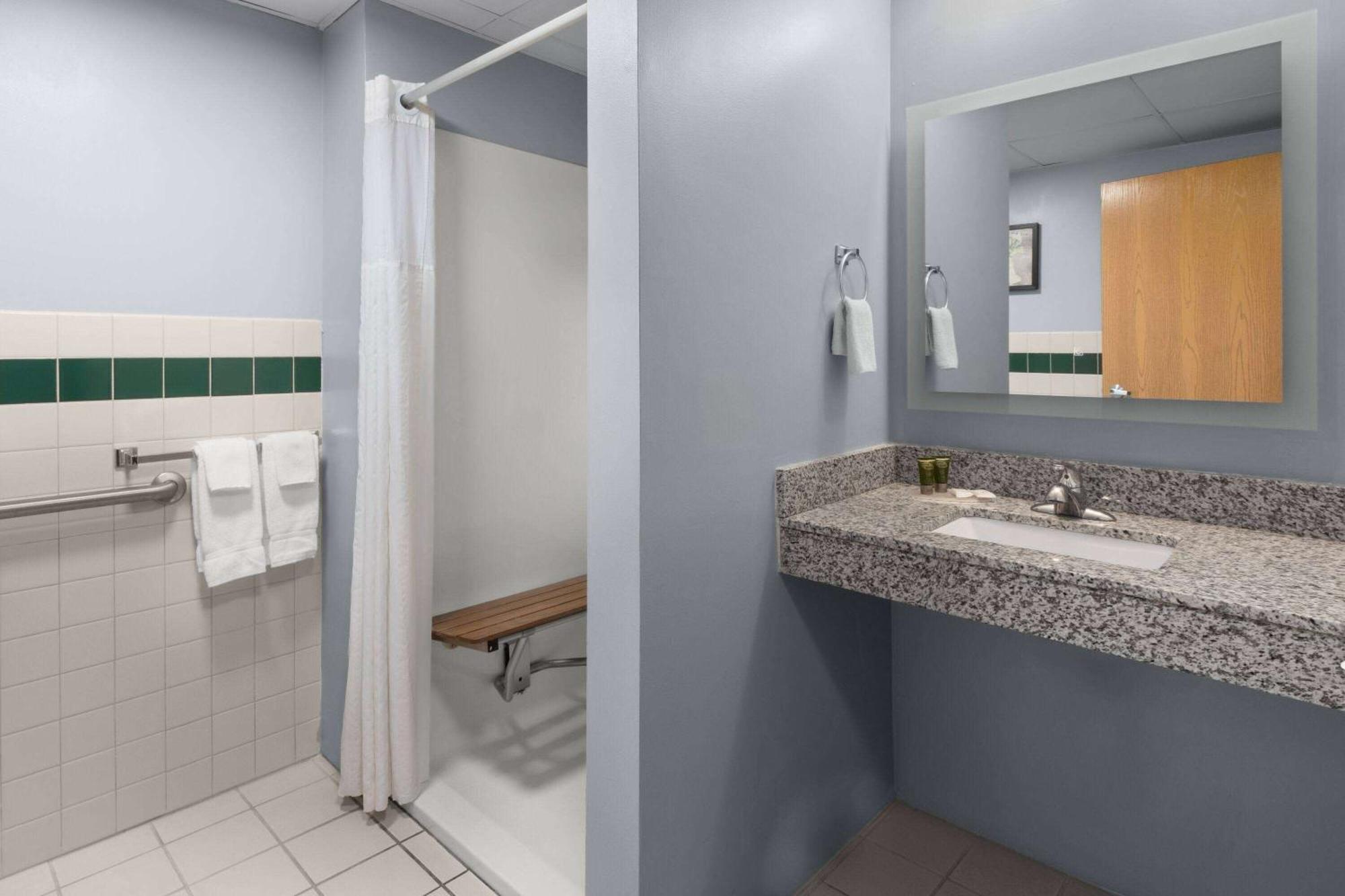 Hotel Americinn By Wyndham Near Ausable River Oscoda