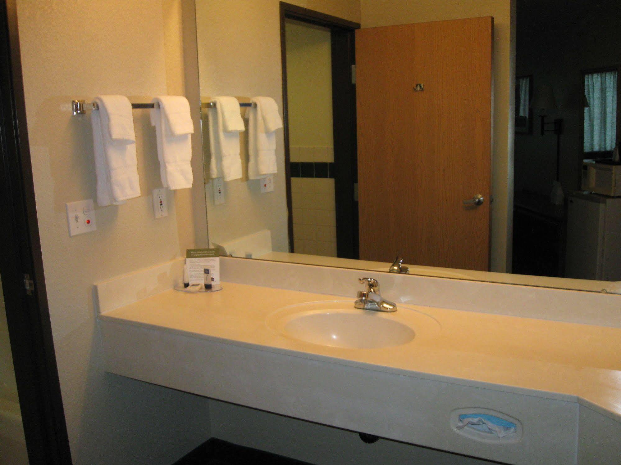 Americinn By Wyndham Near Ausable River 3*